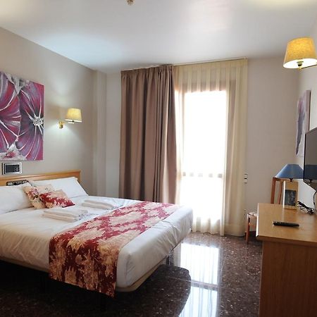 La Imperial Hotel Luceni Ngoại thất bức ảnh