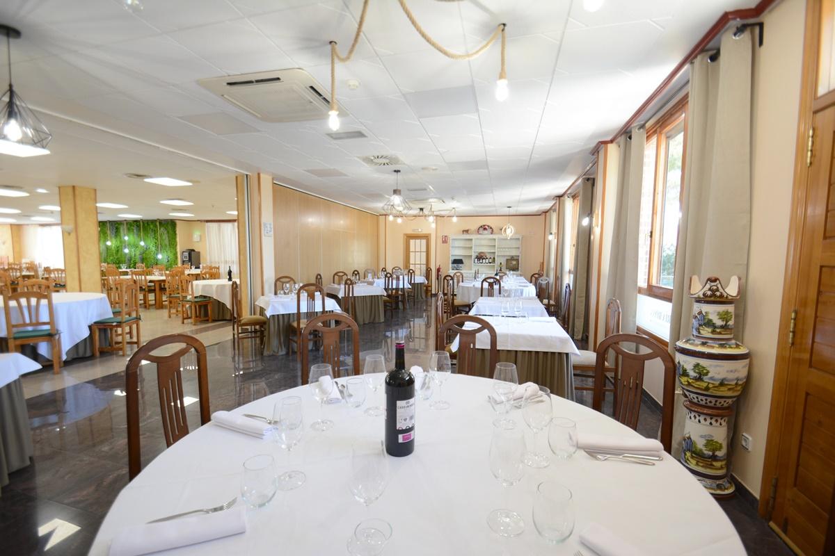 La Imperial Hotel Luceni Ngoại thất bức ảnh